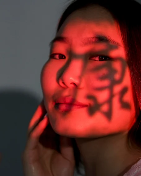 7 → Figure → shana-van-roosbroek-YhiE91okxuM-unsplash